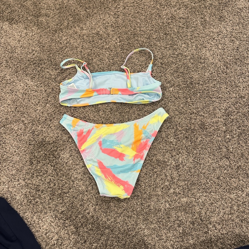 Bikini - Picture 2 of 2